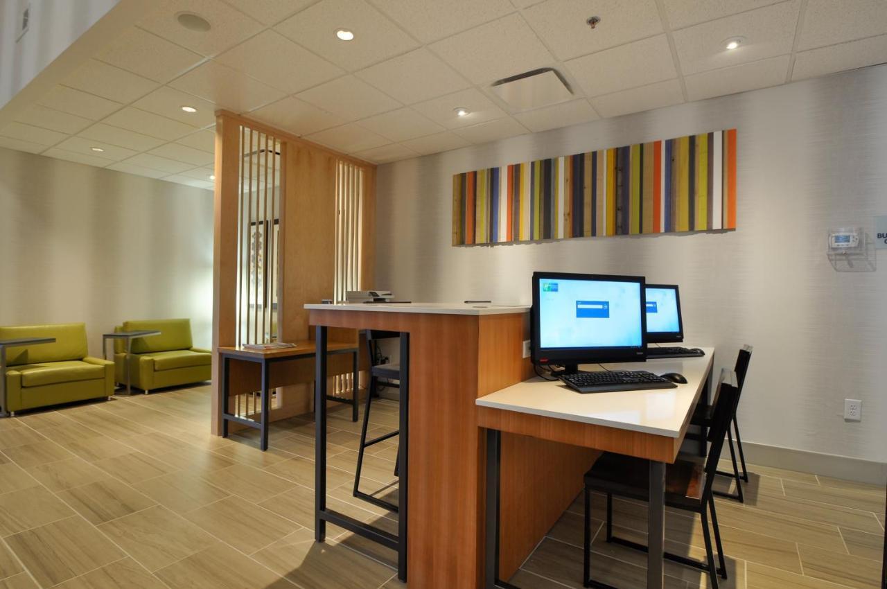Holiday Inn Express Quantico - Stafford By Ihg Екстер'єр фото